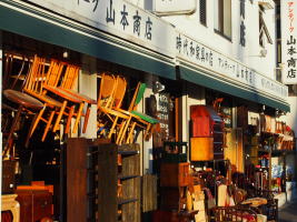 アンティーク山本商店【昼】